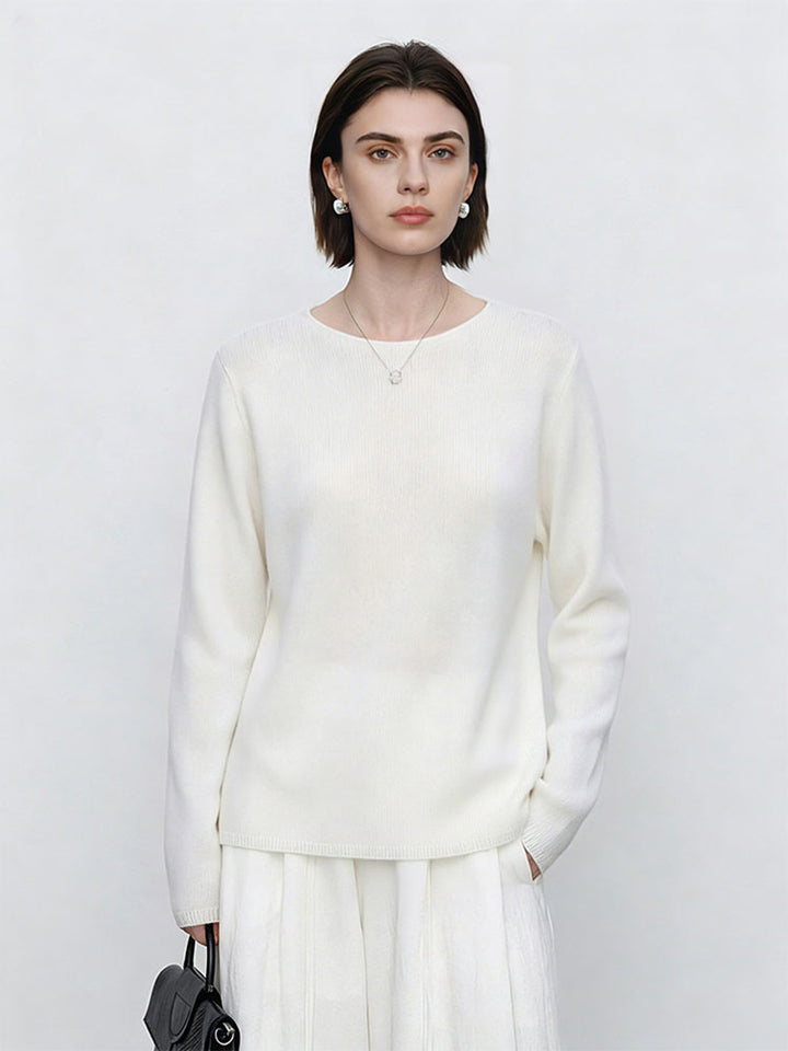 Women's fine round neck sweater made of soft fine knit with straight cut Mune Fashion