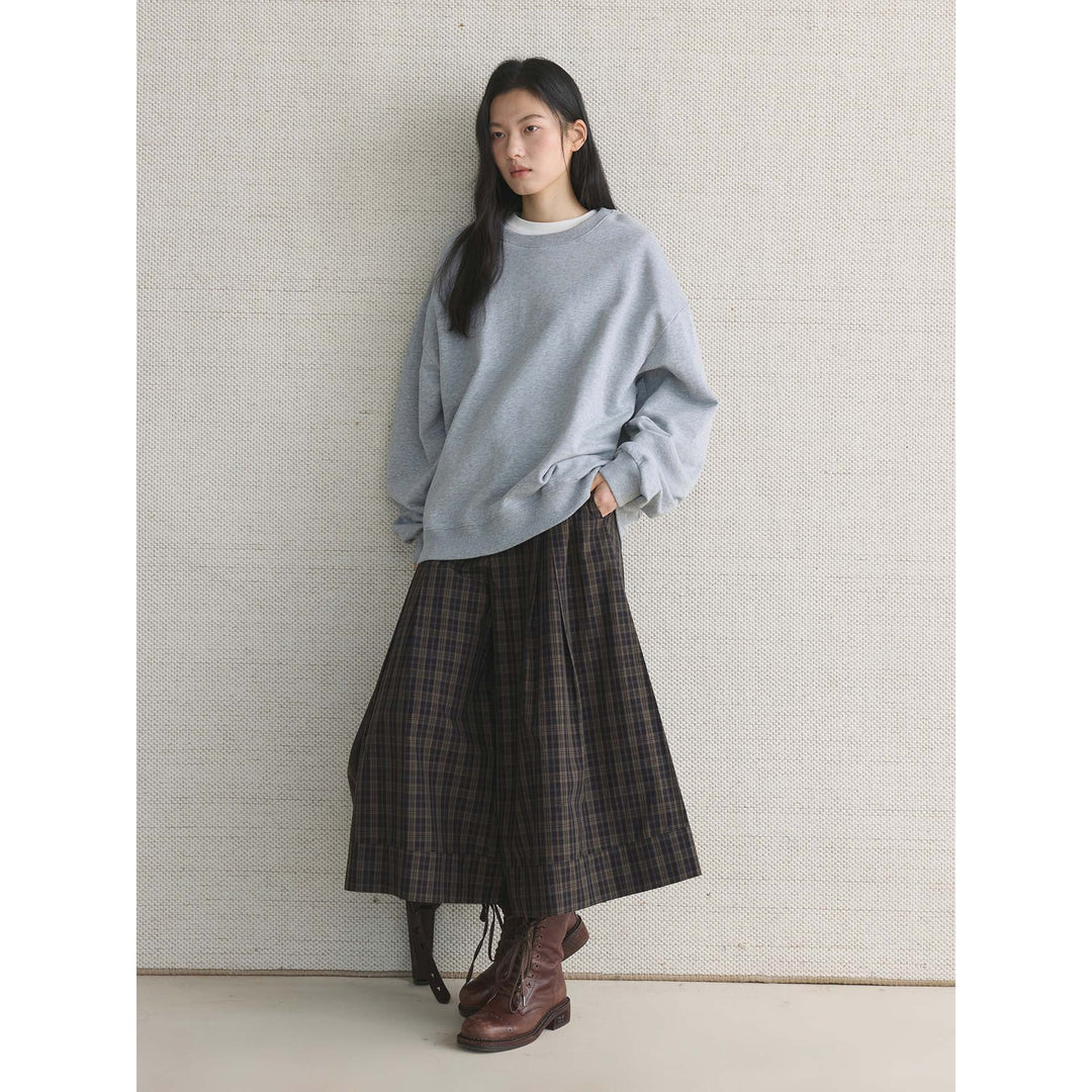 Women's Casual Oversized Sweatshirt with an extra wide cut, dropped shoulder and reinforced round neck Mune Fashion