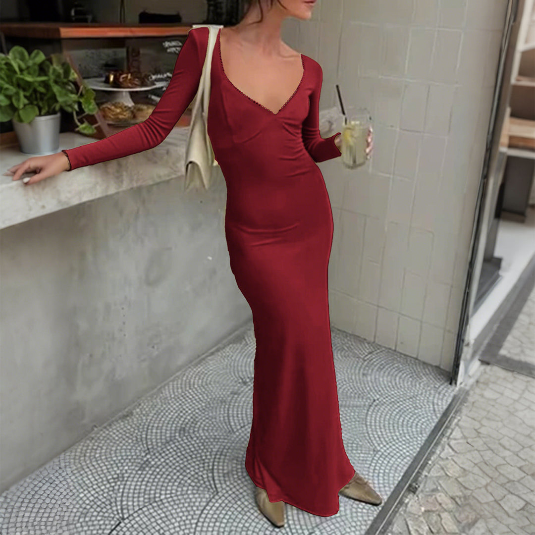 Women's figure-hugging maxi dress with heart-shaped neckline, long sleeves, and narrow mermaid silhouette Mune Fashion