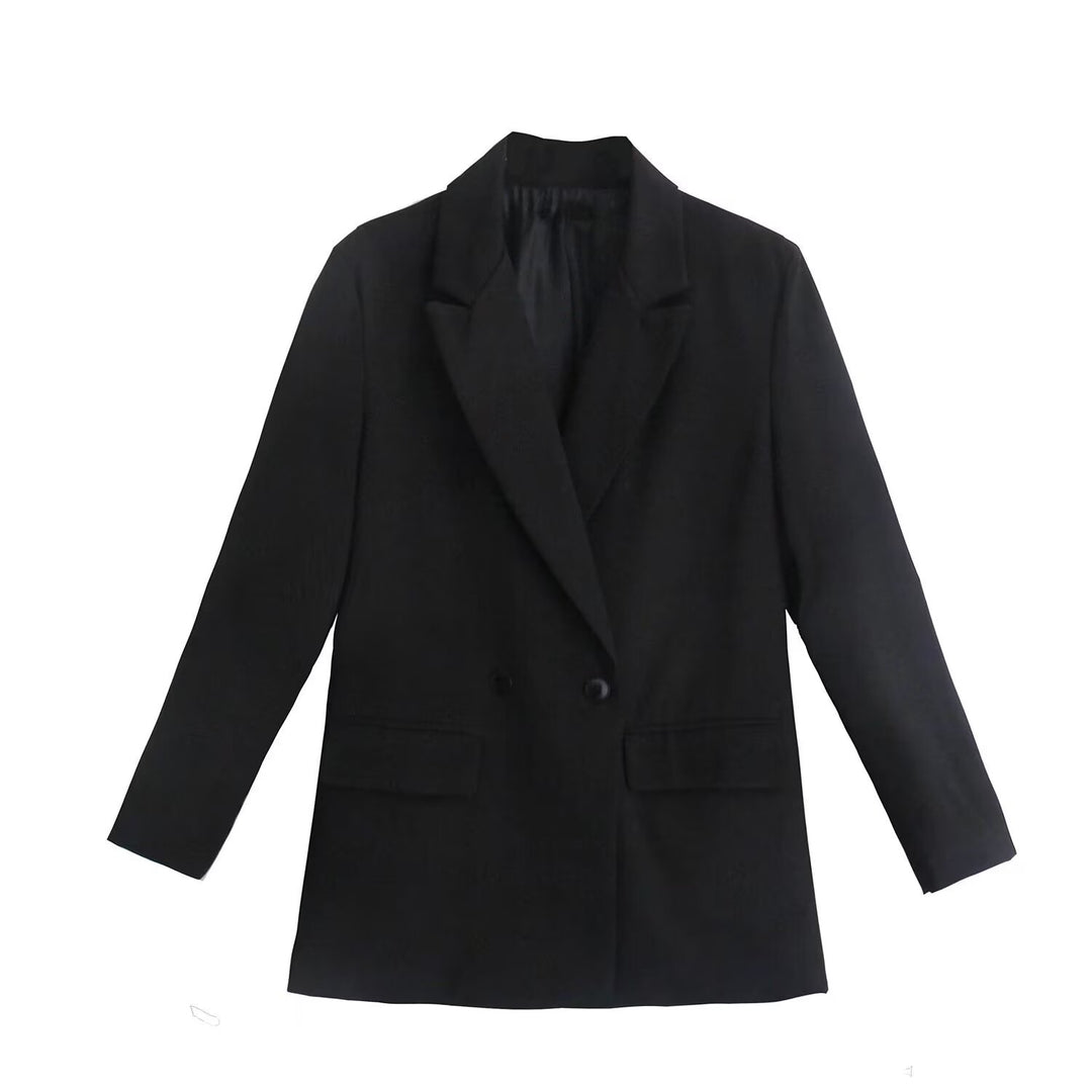 Women's tailored double-breasted blazer with narrow lapels, patch pockets, and clear silhouette Mune Fashion