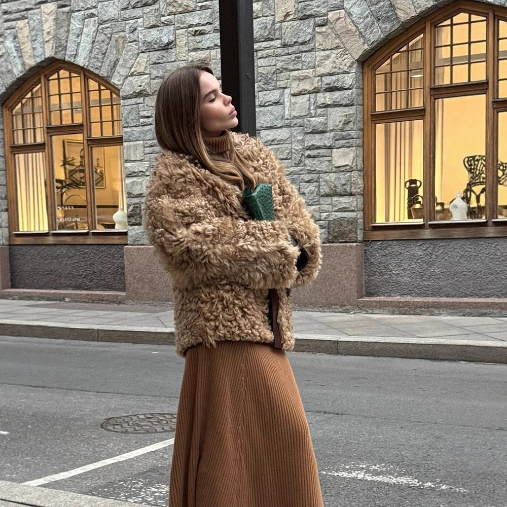 Women's short jacket made of curly teddy faux fur with oversized cut Mune Fashion