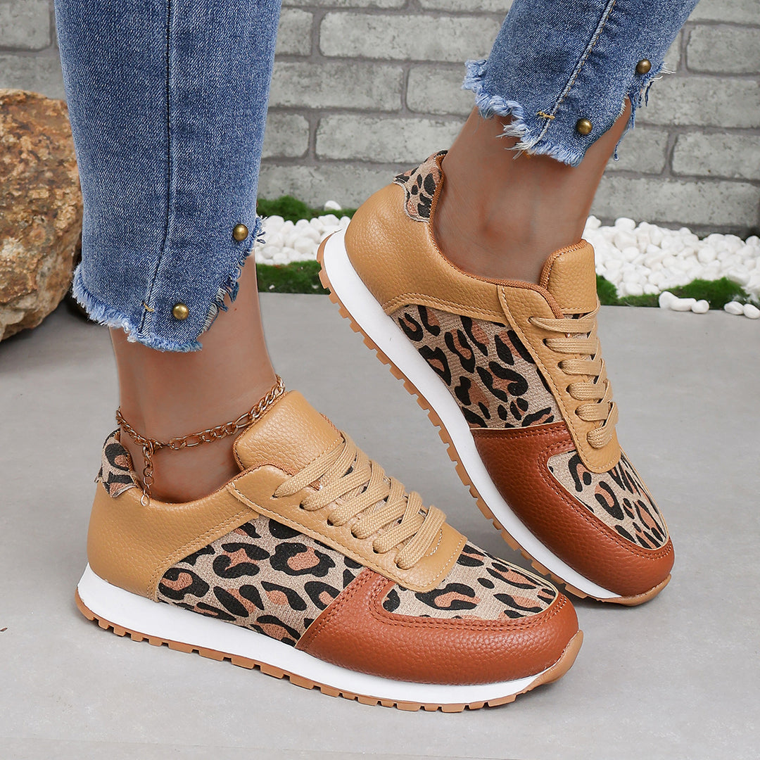 Women's sporty leopard print retro sneakers with padded comfort insole and contoured rubber sole Mune Fashion