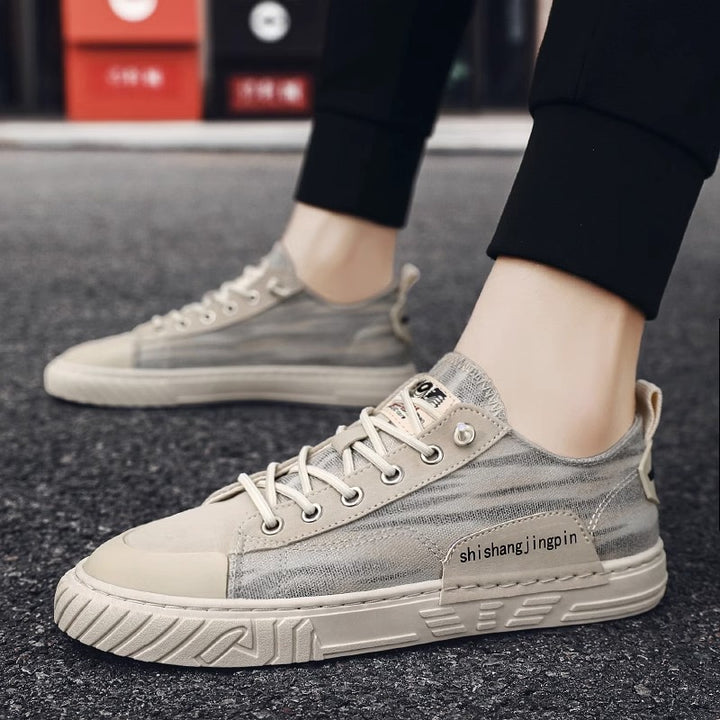 Unisex lightweight retro canvas sneakers with reinforced toe cap and profiled rubber sole Mune Fashion