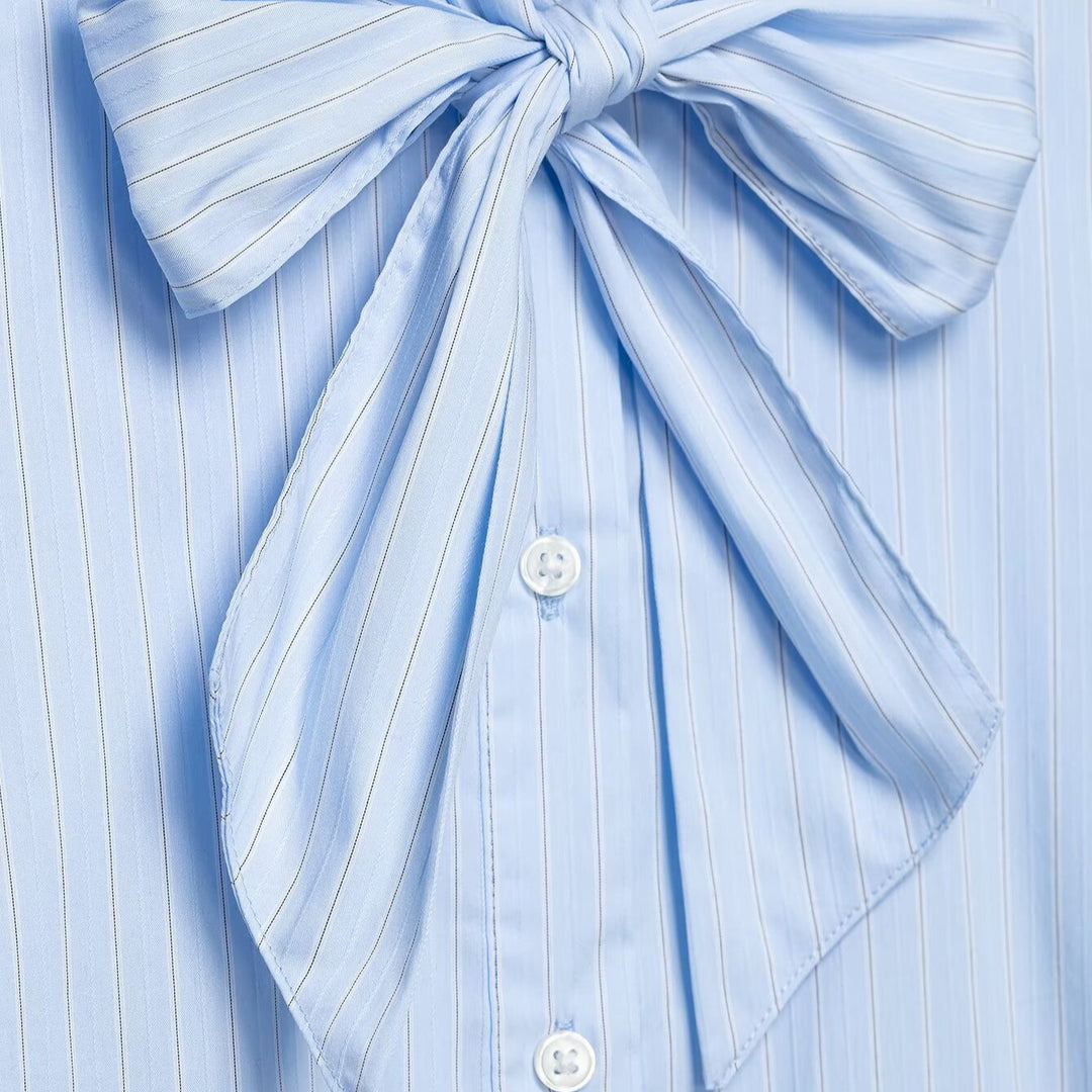 Ladies blouse with bow collar and tailored inset seams Mune Fashion
