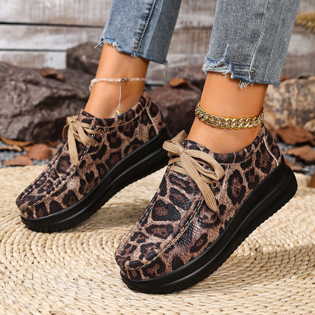 Ladies moccasin sneakers with leopard pattern, thick comfort sole and lacing Mune Fashion