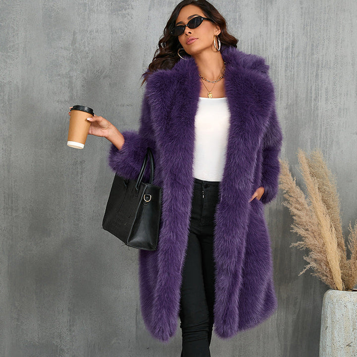 Women's Luxurious Faux Fur Coat with Elegant Cut Mune