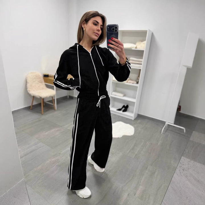 Women's corduroy jogging suit with hood, side contrast stripes, drawstring and elastic hem cuffs Mune Fashion