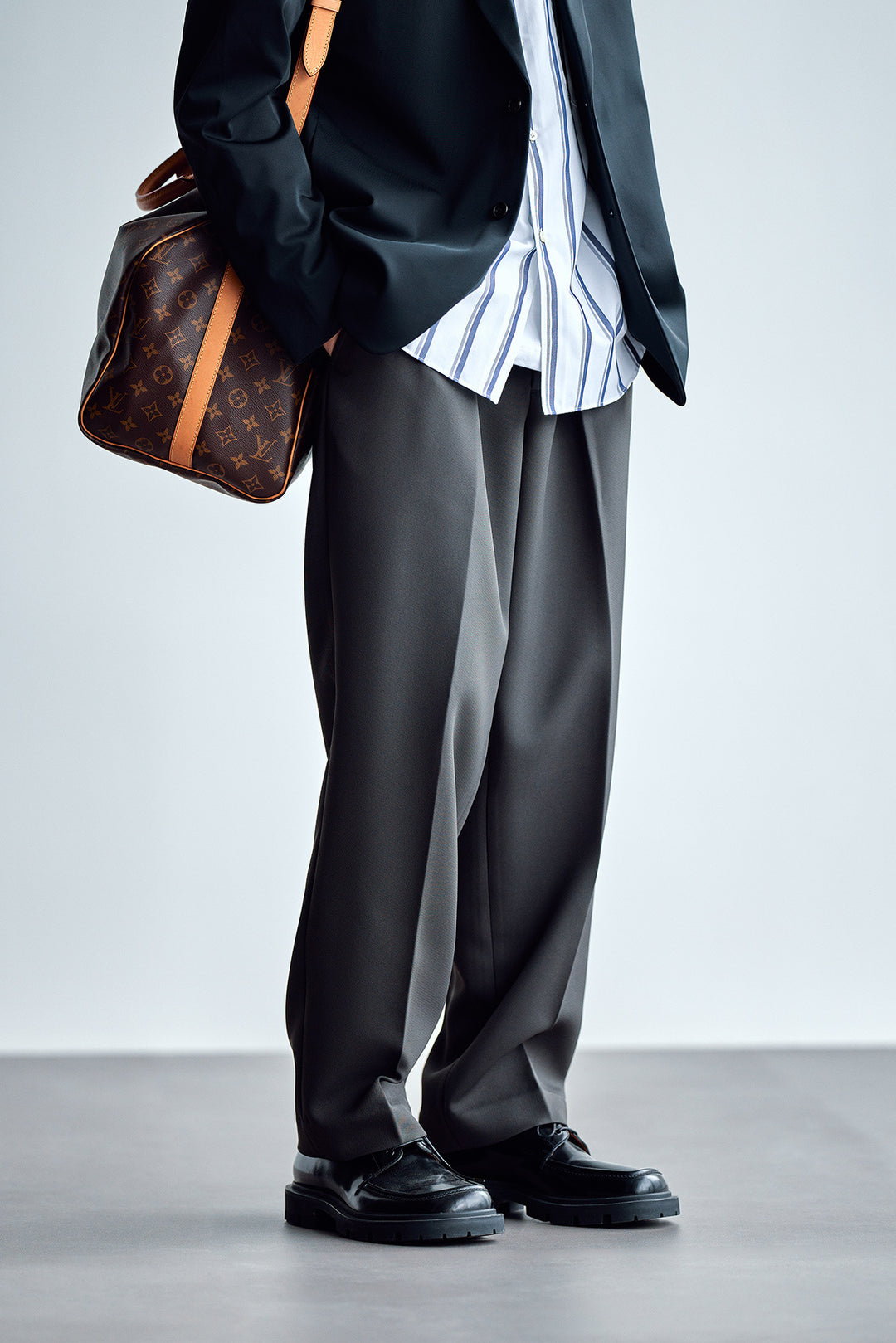 Men's Wide Chino Trousers with Pleats and Loose Fit Mune Fashion