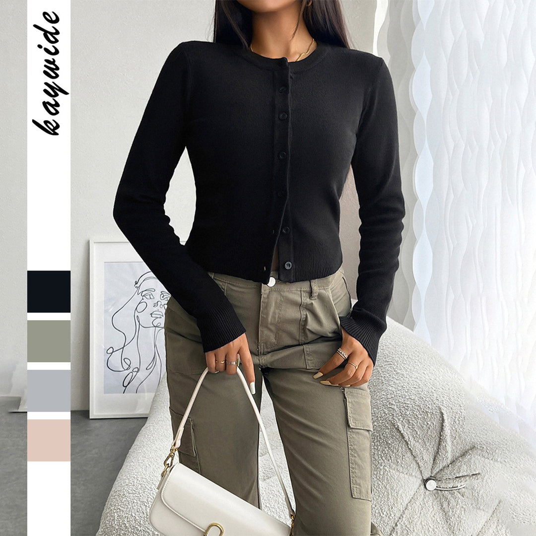 Women's fitted fine-knit cardigan with round neck and decorative button placket Mune Fashion