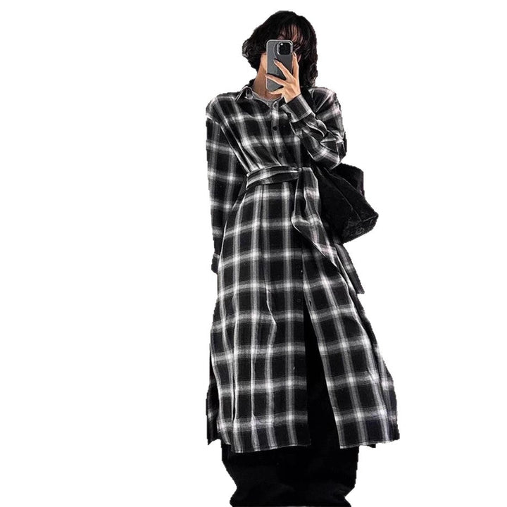Women's long checkered shirt in oversized cut with waist knot detail and side slits Mune Fashion