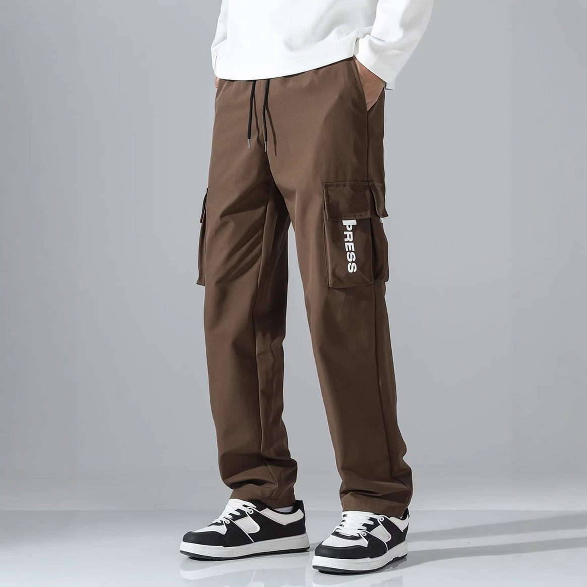 Men's Tapered Cargo Jogging Pants with Elastic Drawstring, Multifunctional Flap Pockets & Ergonomic Seams Mune Fashion