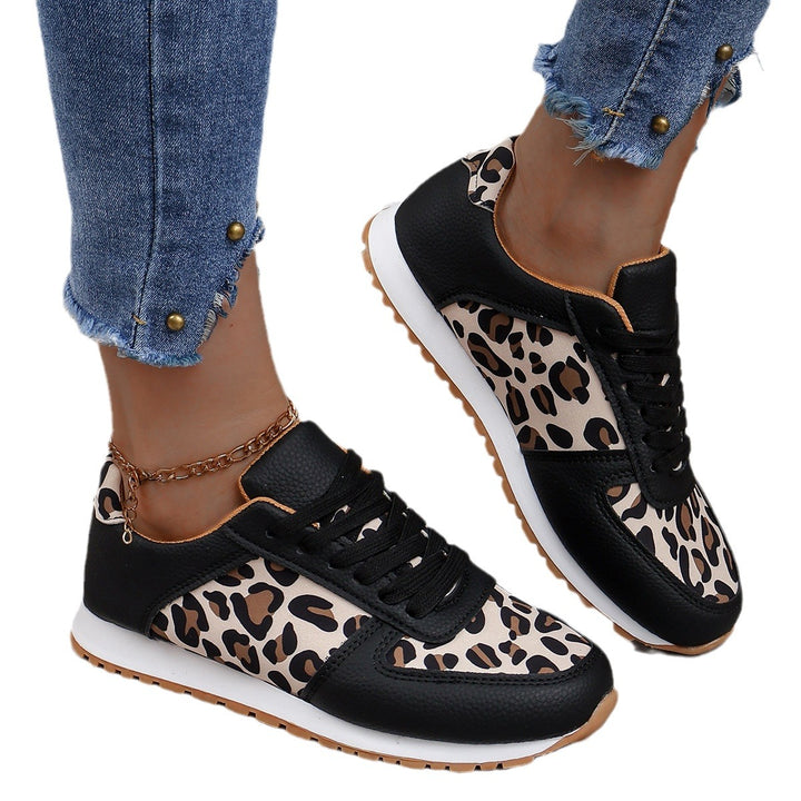 Women's sporty leopard print retro sneakers with padded comfort insole and contoured rubber sole Mune Fashion