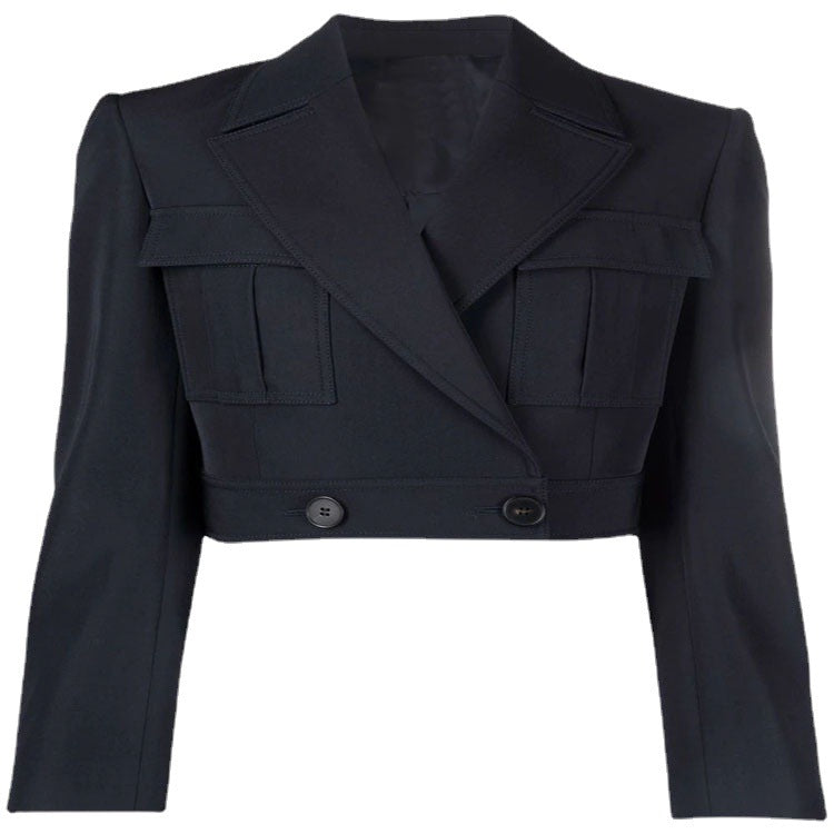 Women's short blazer in tailoring with patch pockets and distinctive shoulder design Mune Fashion