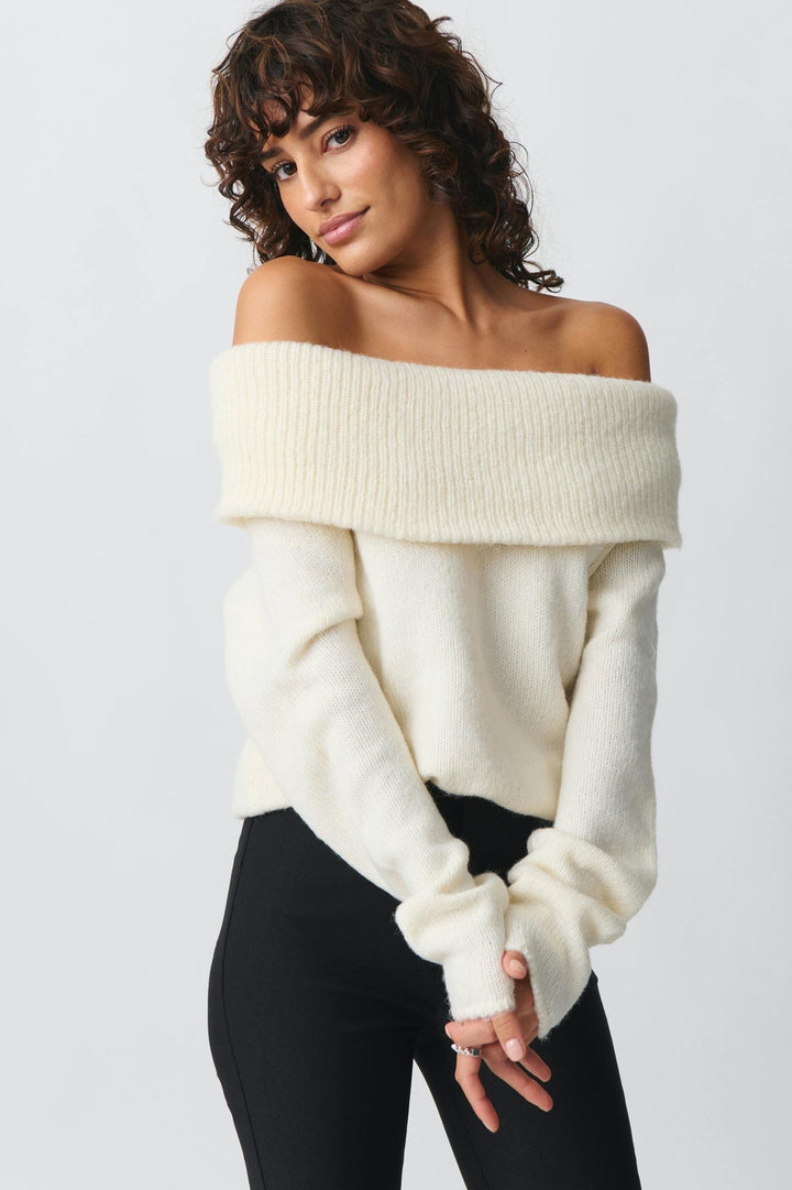 Women Off-Shoulder Chunky Knit Sweater with Wide Turn-Down Collar and Casual Oversized Fit Mune Fashion