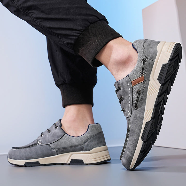 Men's moccasin-inspired city sneaker with profiled rubber sole and padded heel collar Mune Fashion