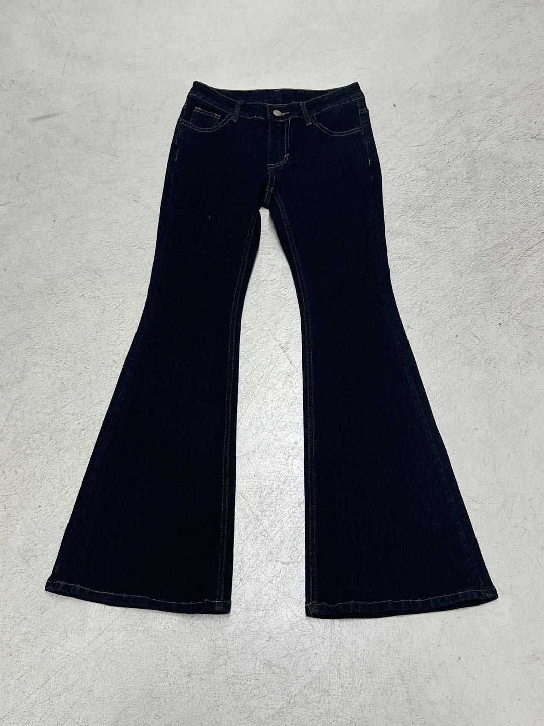 Women Flared Jeans with a strong flared leg and figure-hugging hip fit Mune Fashion