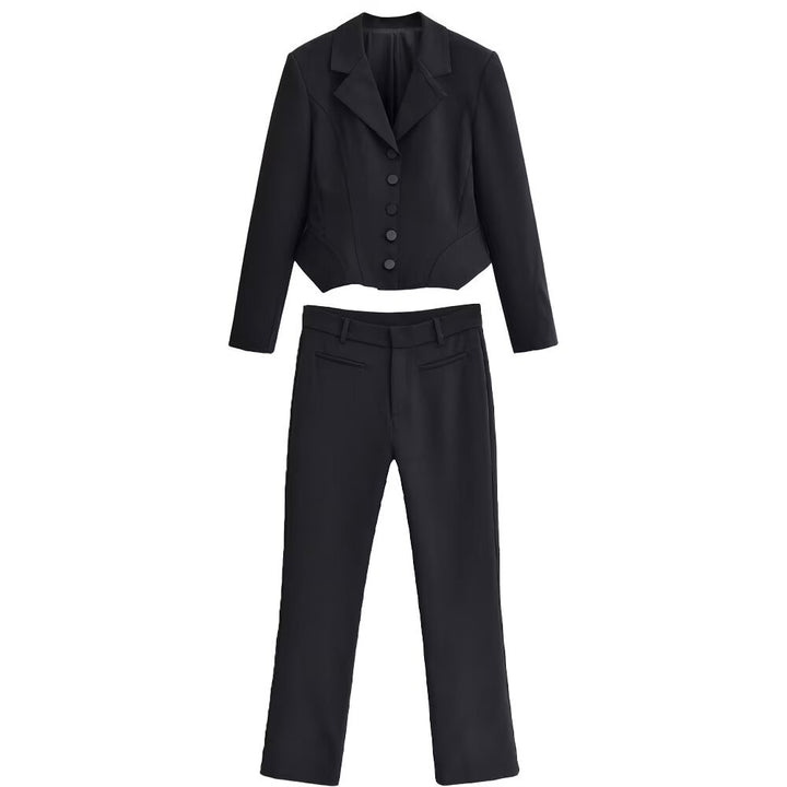 Women's Tailored Cropped Blazer with Princess Seams and 5-Button Row Mune Fashion