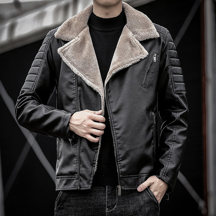 Men's pilot leather jacket with teddy lining, wide turn-down collar and padded sleeve detail Mune Fashion