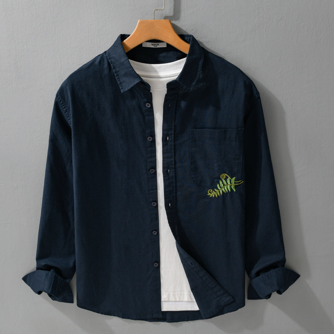 Men's Lightweight Cotton Shirt with Patch Chest Pocket and Fern Embroidery Mune Fashion