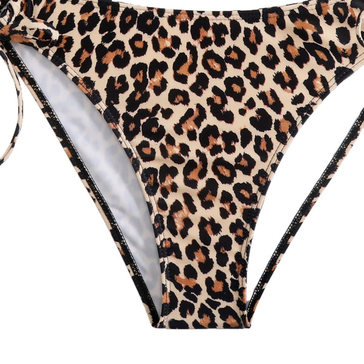 Ladies triangle bikini with trendy leopard print Mune Fashion