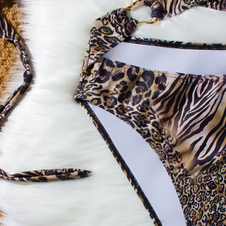 Women's triangle bikini with tasteful gathering Mune Fashion