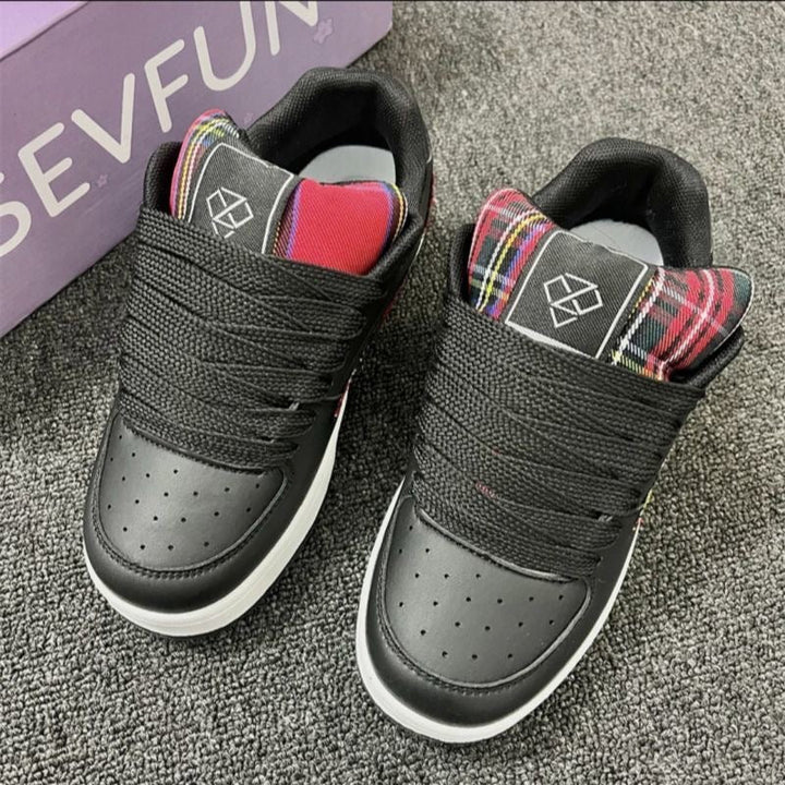 Women's fashionable sneakers with graphic design and breathable surface structure Mune Fashion