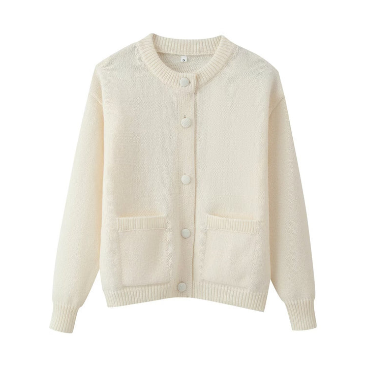 Ladies fine knit cardigan with round neck, patch pockets and boxy silhouette Mune Fashion
