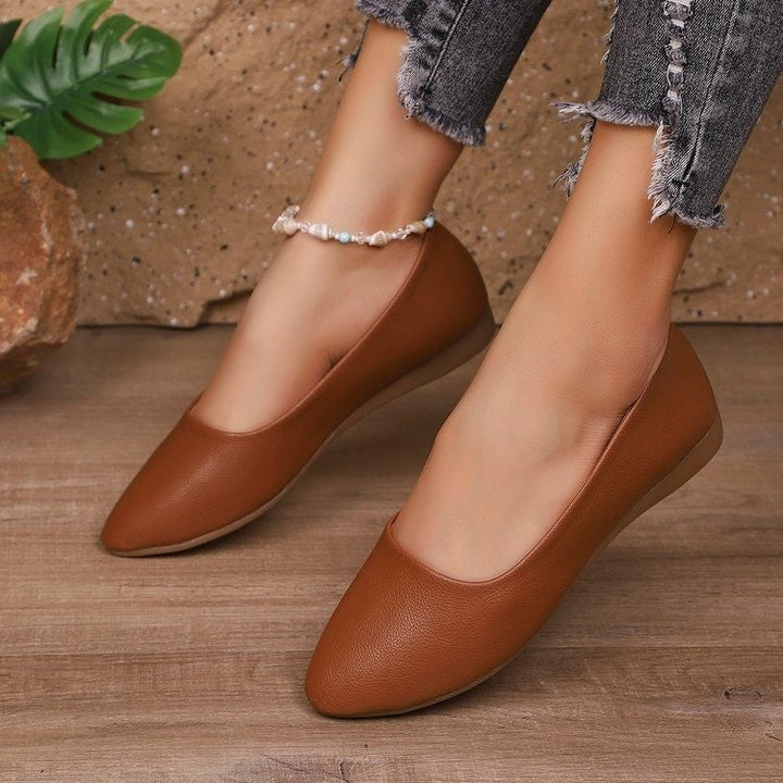 Ladies' ballerinas with flexible insole and elegant design Mune Fashion