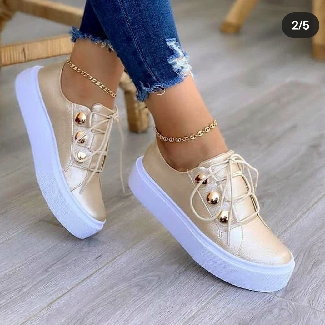 Ladies' platform sneakers in faux leather with decorative beads and padded comfort insole Mune Fashion