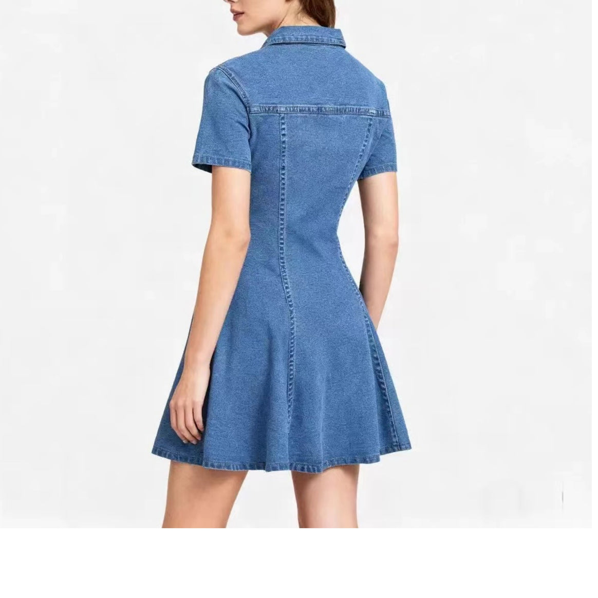 Women's denim dress with fitted cut and button placket Mune Fashion