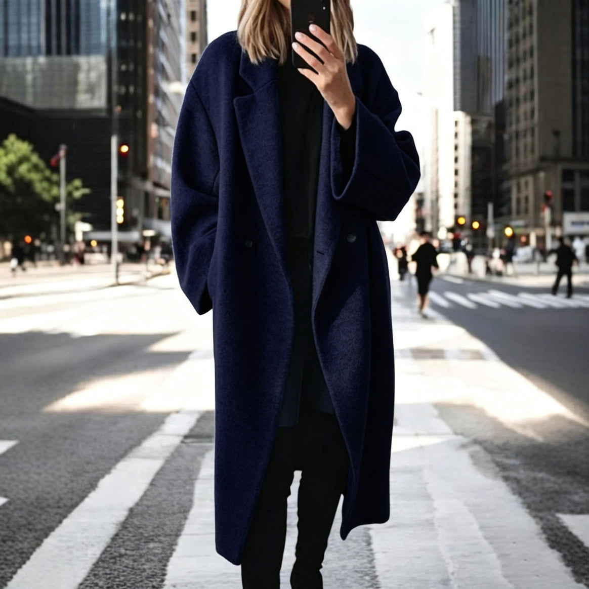 Women's long coat made of wool blend with double-breasted button placket and wide lapels Mune Fashion