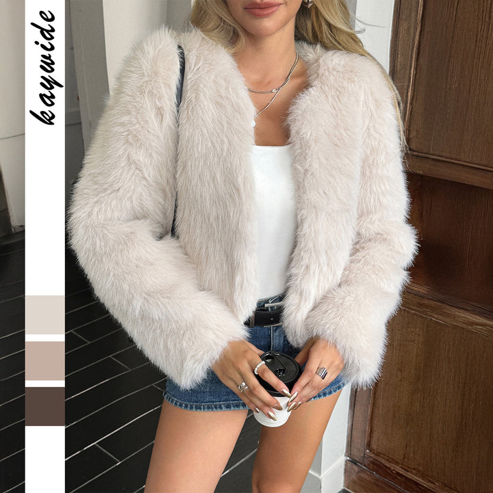 Women’s cozy short coat made of woven fur with a clean round neck, concealed closure, and long fur sleeves Mune Fashion