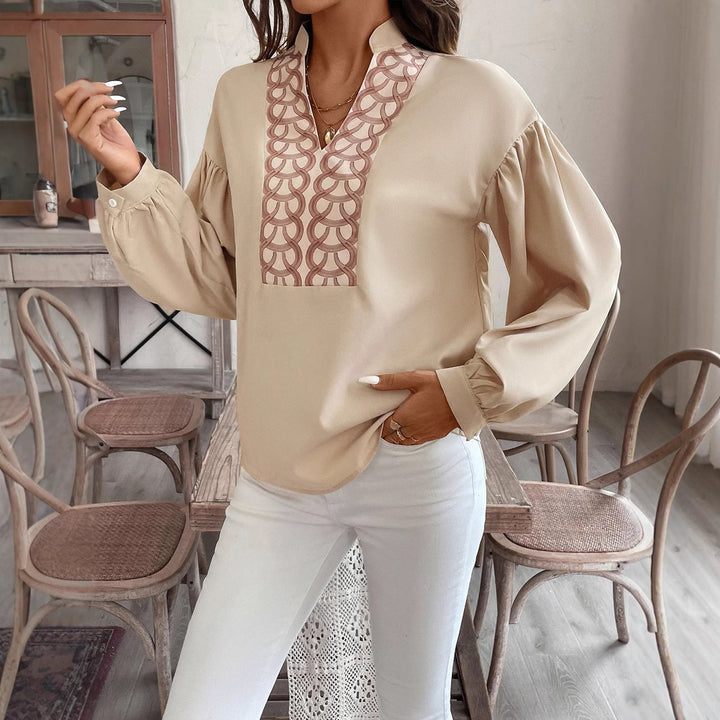 Ladies blouse with stand-up collar, embroidered V-patch and balloon sleeves Mune Fashion