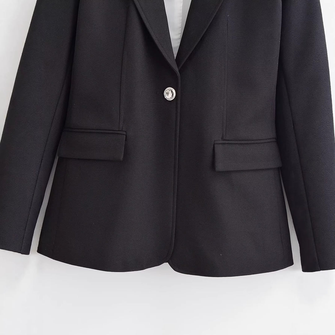 Women Timeless Tailored Blazer with Single Button Closure, Notched Lapel and Flap Pockets Mune Fashion
