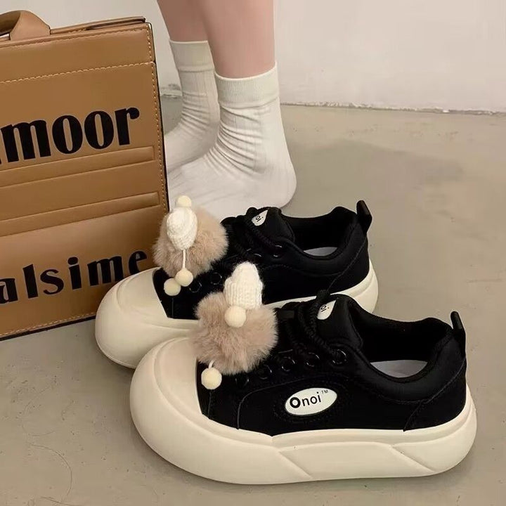 Women Sneakers with fashionable pom-pom applications and comfortable sole Mune Fashion