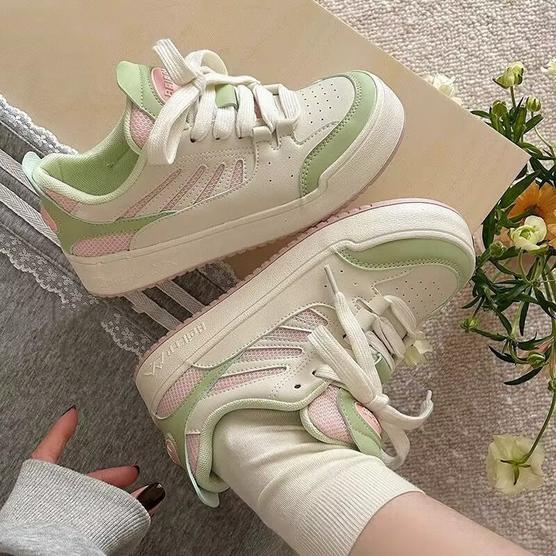 Women’s sporty sneakers with breathable structure and fashionable accents Mune Fashion