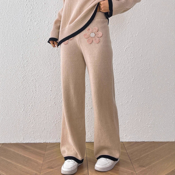Women's comfortable knit pants with floral appliqué design Mune Fashion