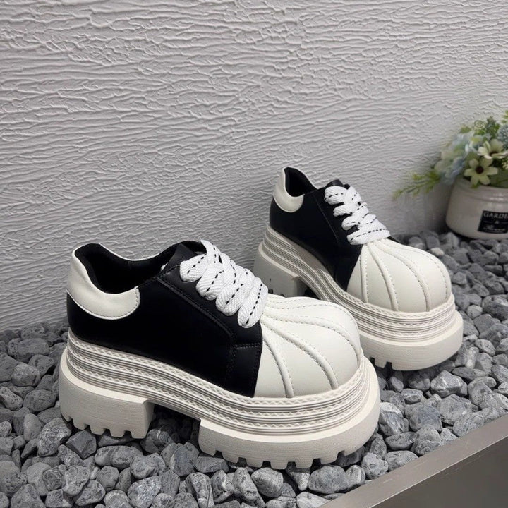 Women's Chunky Sneaker with robust profile and stylish seam details Mune Fashion
