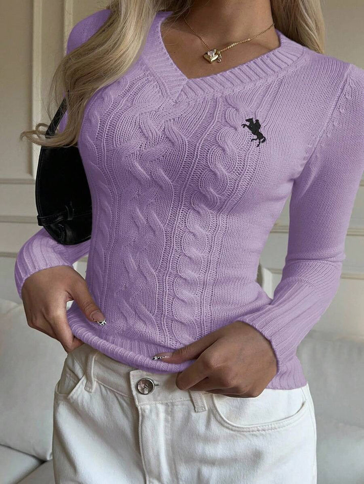 Women's Fine Knit Sweater with V-Neck and Textured Cable Pattern Mune
