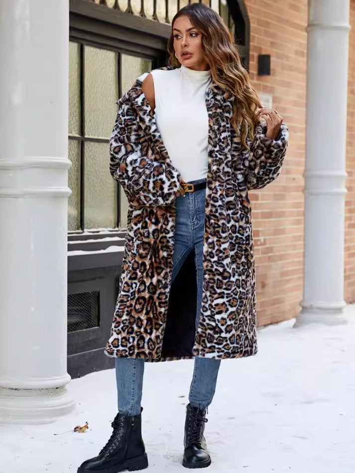 Ladies Elegant and Stylish Faux Fur Coat Mune