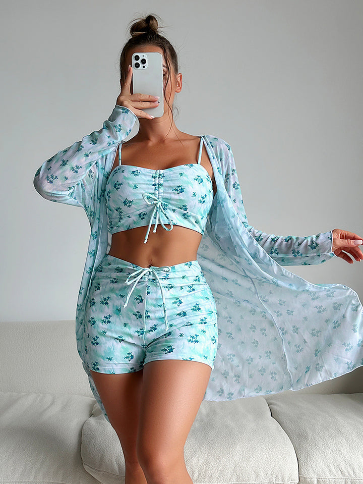 Women's beach look with airy wrap jacket Mune Fashion
