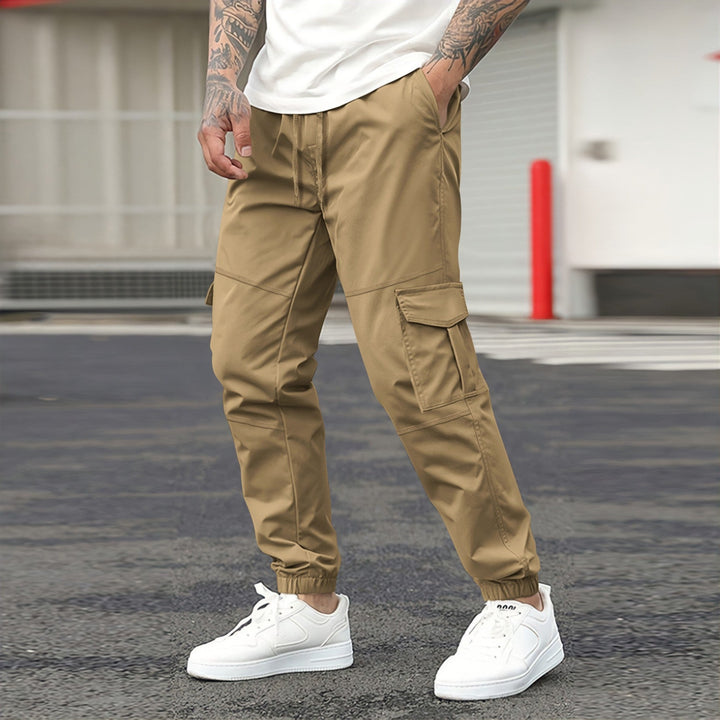 Men's cargo joggers with elastic waistband and practical cargo pockets Mune Fashion