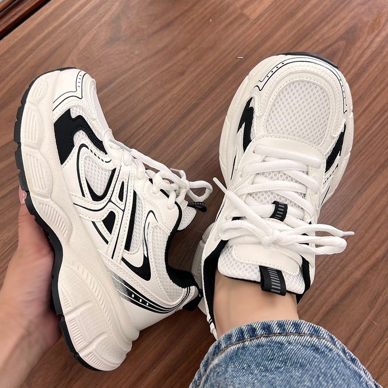 Women Sports Sneakers with breathable upper material and cushioning sole Mune Fashion