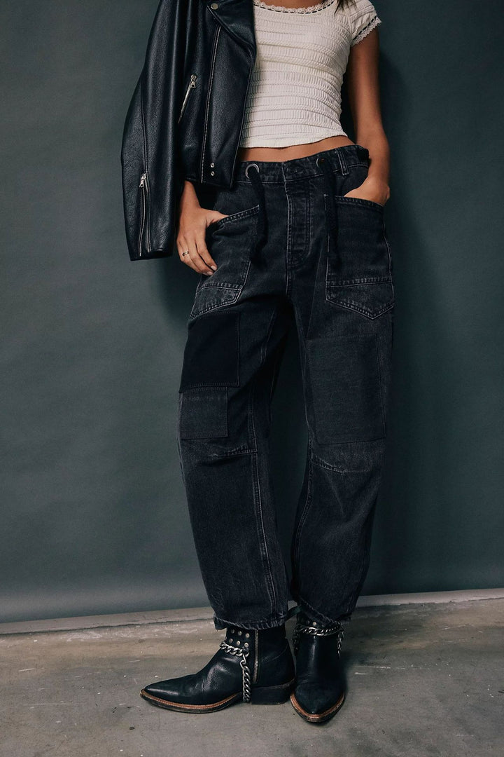 Women's high-waisted jeans in a loose fit with patch pockets and drawstring Mune Fashion