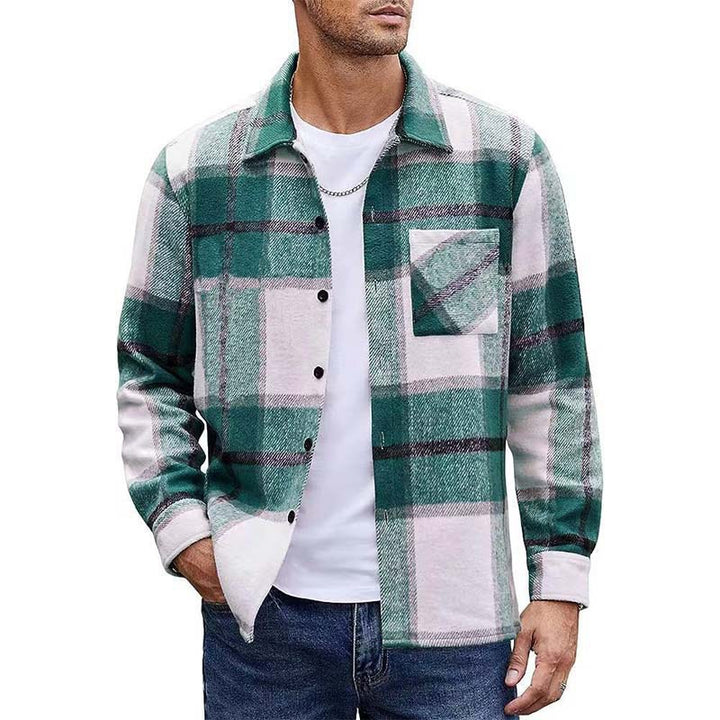 Men's oversized checked flannel shirt with chest pocket and classic button closure Mune Fashion