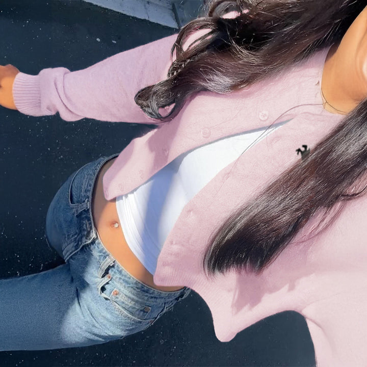 Ladies nan short fine-knit cardigan with round neck, continuous button placket and embroidered horse logo Mune Fashion
