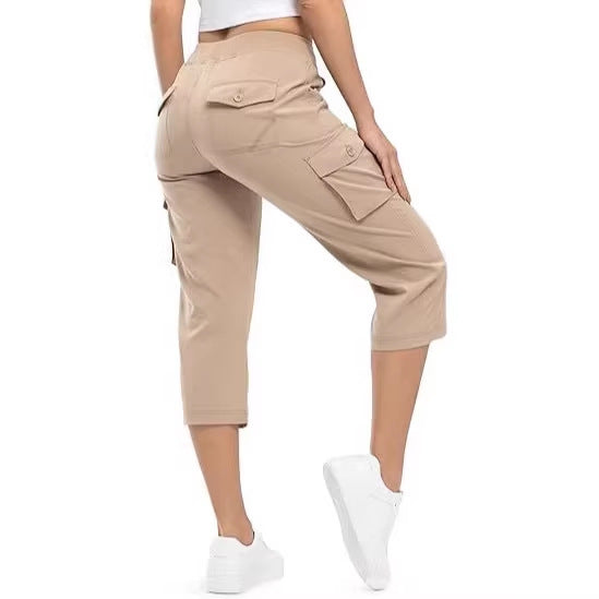 Women's capri cargo pants in Bermuda length with high waist and patch flap pockets Mune Fashion