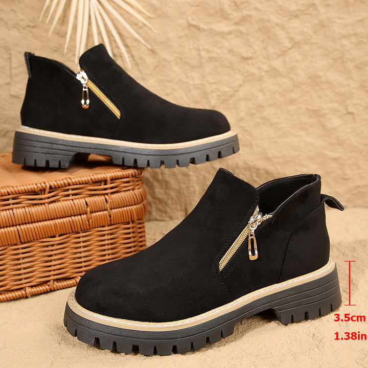 Women's ankle-high boot with decorative zipper, padded shaft, and sturdy profile sole Mune Fashion