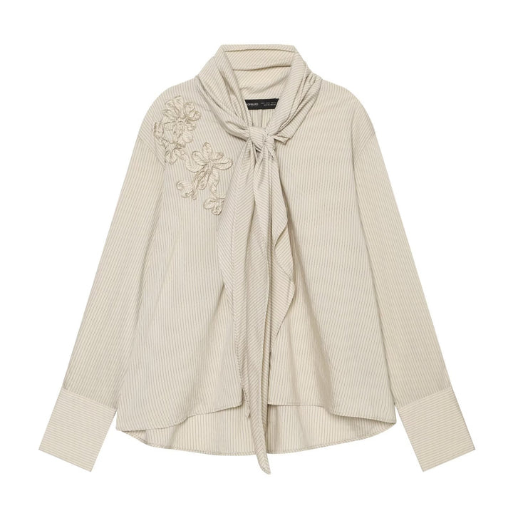Ladies blouse with necktie collar, fine pinstripe and floral appliqué Mune Fashion