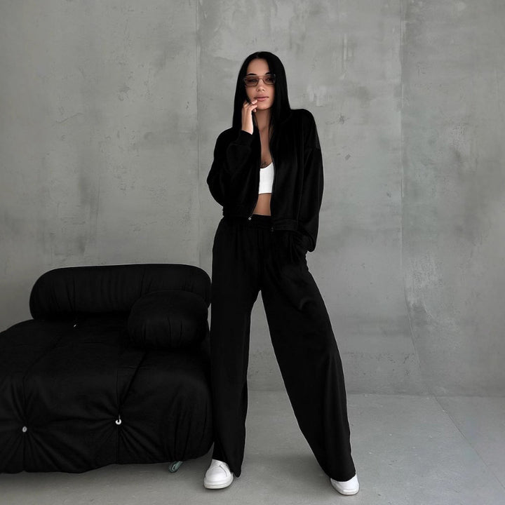 Women's Velvet Loungewear Set with Short Zipper and Gathered Waist Mune Fashion